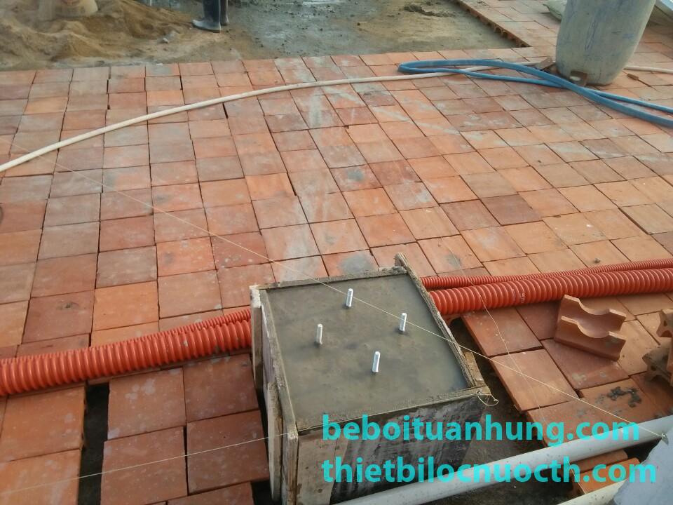 đổ bê tông đế trụ vì kèo trung tam phuc hoi chuc nang, trung tâm phục hồi chức năng, thiết bị bể bơi, thiet bi be boi, thiết bị lọc nước, thiet bi loc nuoc